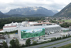 Luftaufnahme der Molkerei Berchtesgadener Land in Piding.