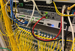 Ein Server für Glasfaser-Anschlüsse der Fiber Network WUG GmbH aus Pfofeld.