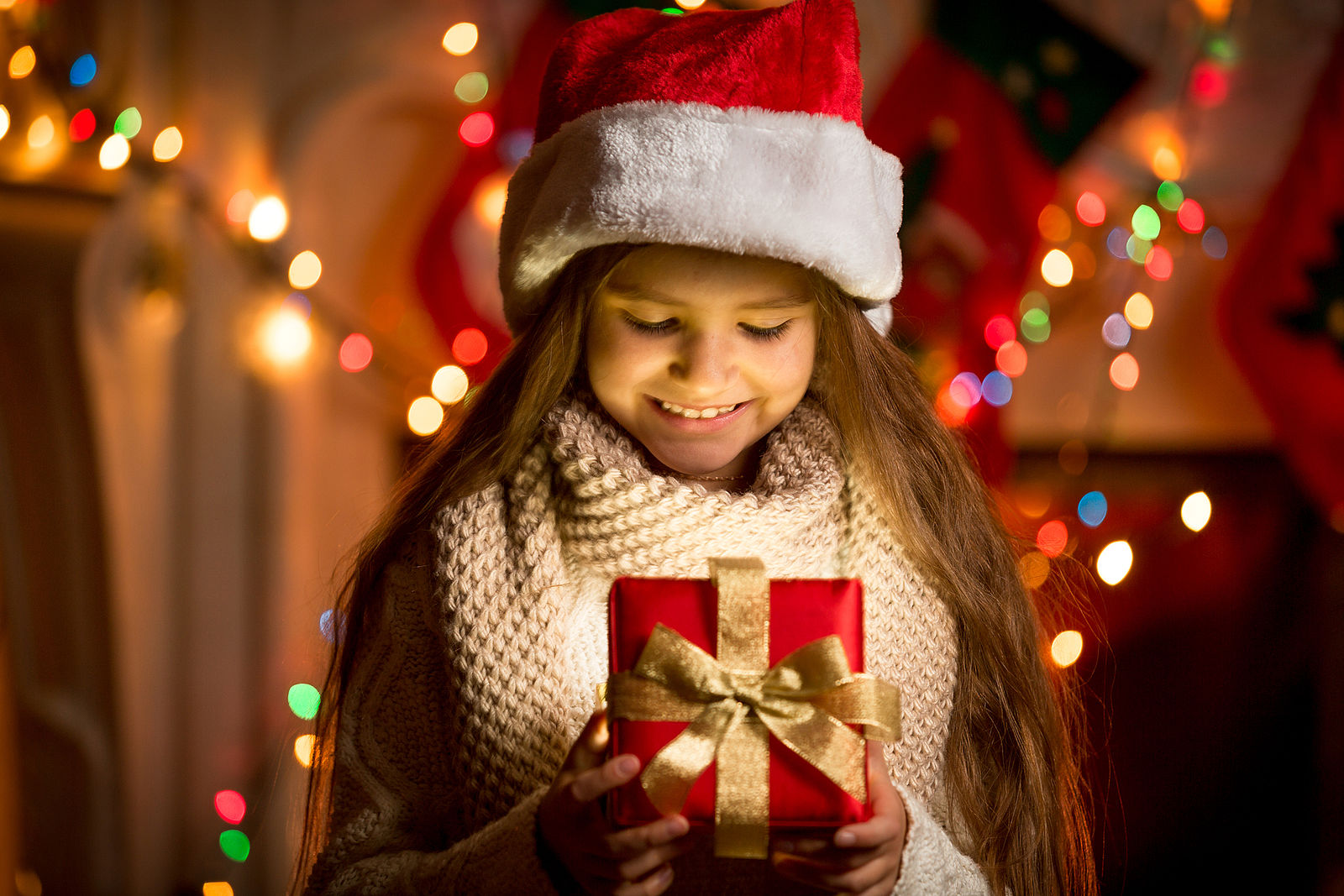 Weihnachten. Verschiedene Geschenke zum Aufhängen in Bayern