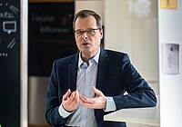 Porträtfoto von Joachim Wuermeling, Vorstandsmitglied der Deutschen Bundesbank.