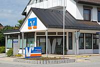 Die Hauptgeschäftsstelle der Raiffeisenbank Westkreis Fürstenfeldbruck in Moorenweis.